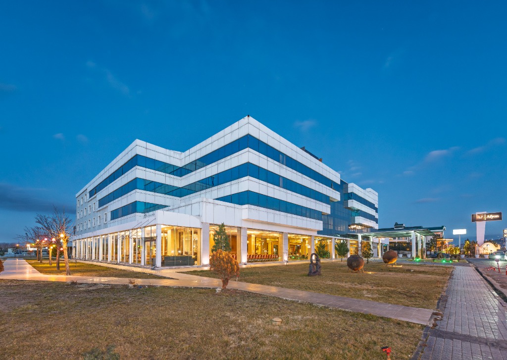 MCG Hotel's gün batımında