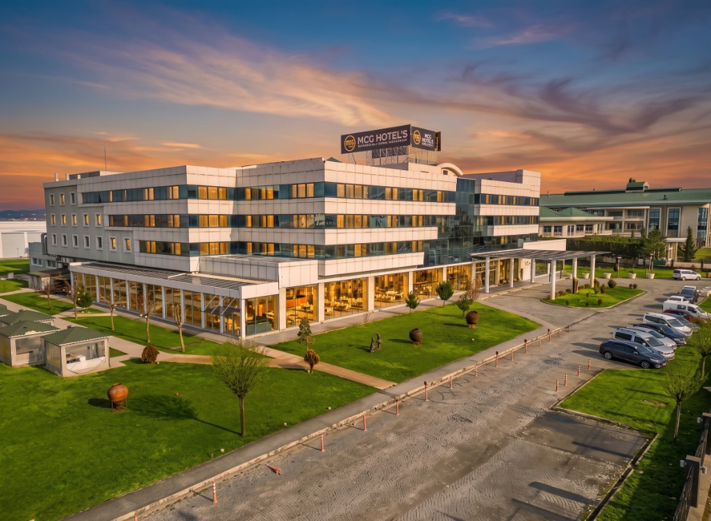 MCG Hotel's Thermal Convention Center gün batımı